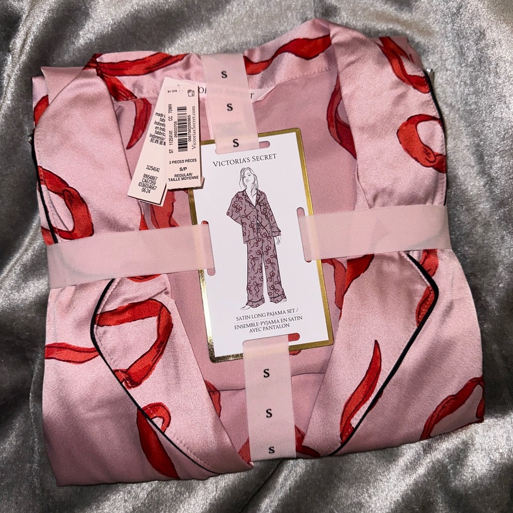 COPY - Victoria’s Secret Satin Pajama Set Chalk Rose Bows